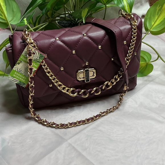 Elegant Burgundy Quilted Chain Bag - Picture 3 of 7